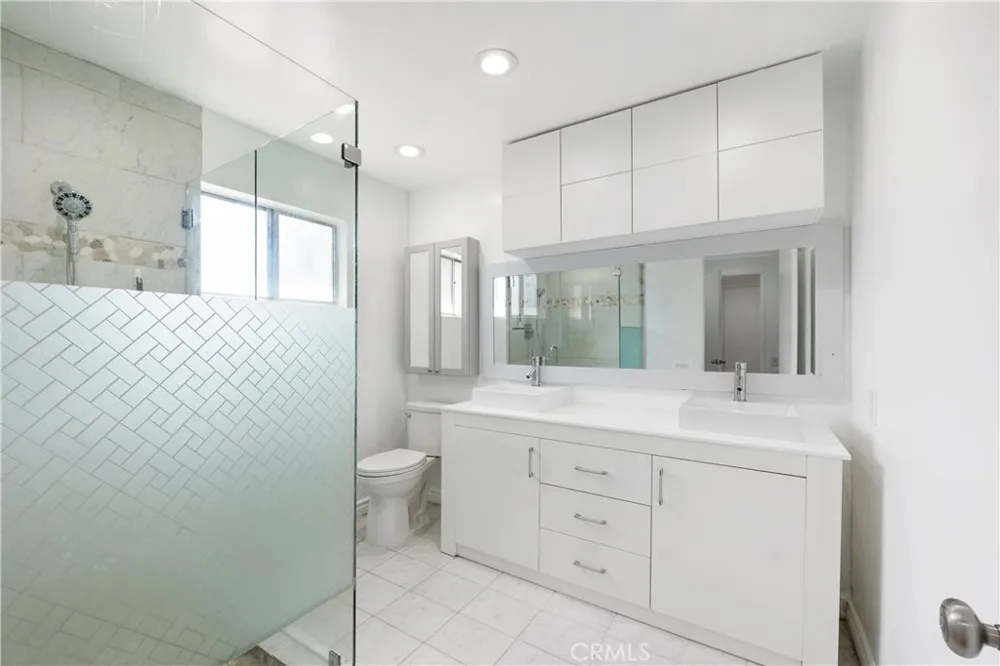 8515 Burnet #B Avenue ##B North Hills, CA 91343