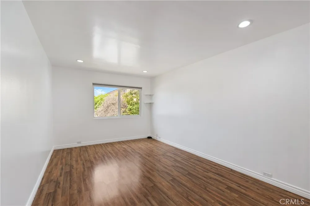 8515 Burnet #B Avenue ##B North Hills, CA 91343
