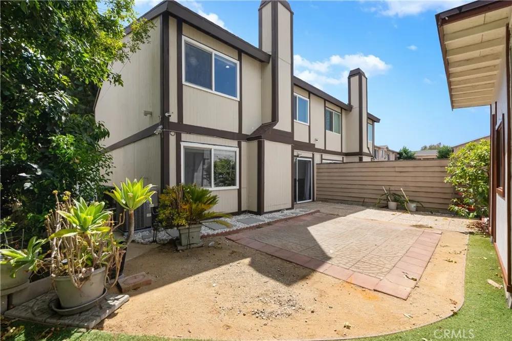 8515 Burnet #B Avenue ##B North Hills, CA 91343