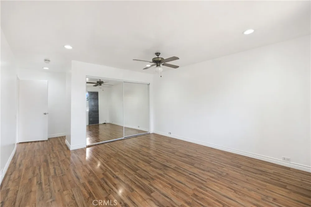 8515 Burnet #B Avenue ##B North Hills, CA 91343