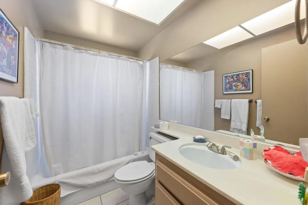 2367 Miramonte Circle W #C Palm Springs, CA 92264