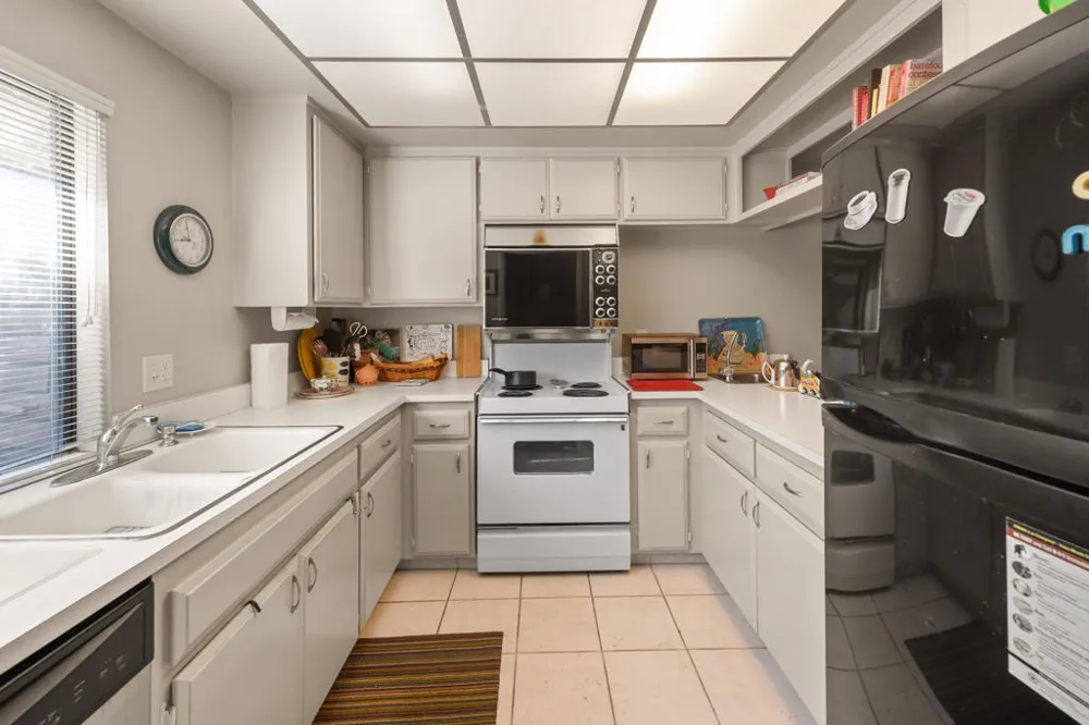 2367 Miramonte Circle W #C Palm Springs, CA 92264