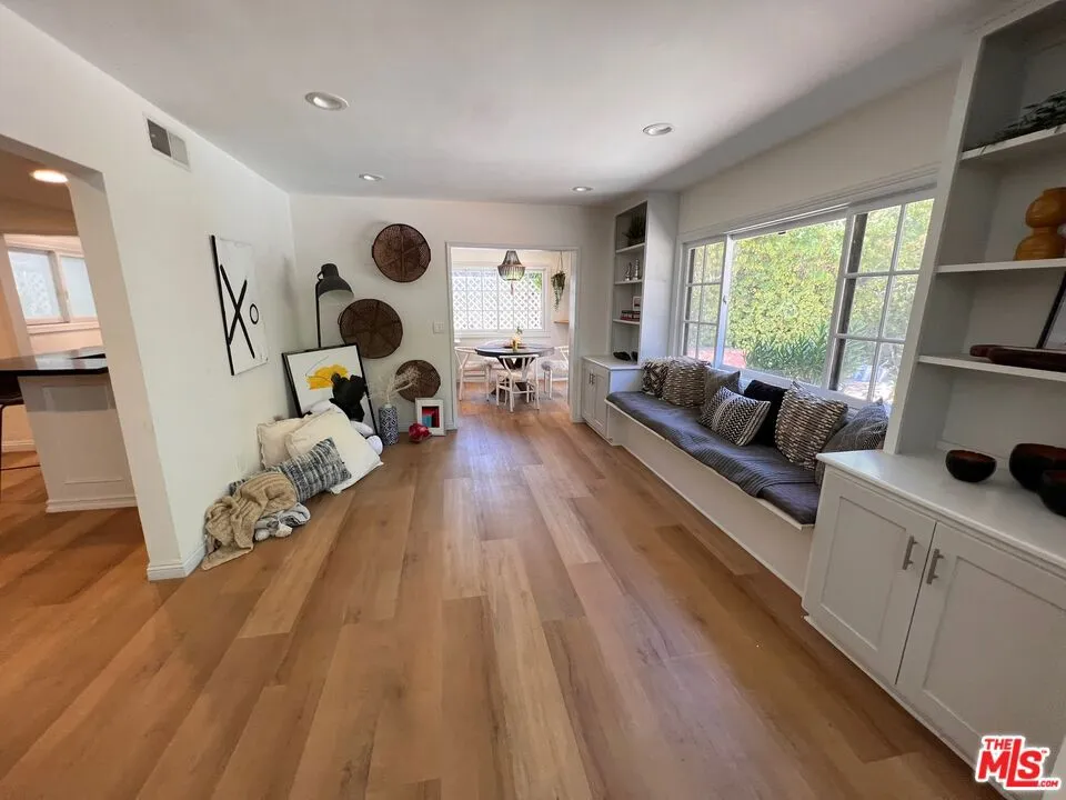 22477 Liberty Bell Road Calabasas, CA 91302