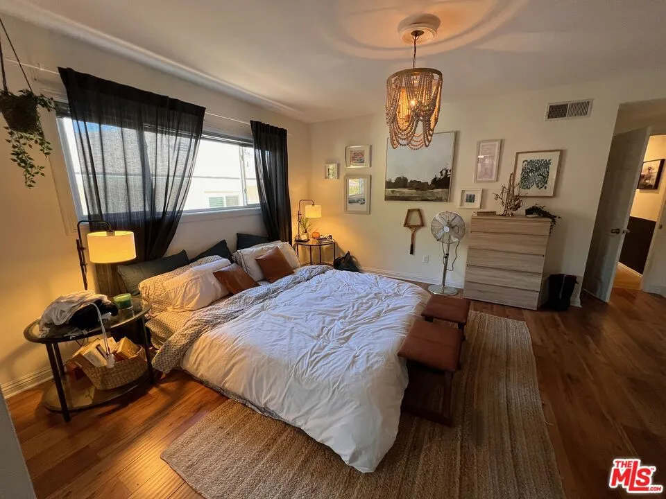 22477 Liberty Bell Road Calabasas, CA 91302