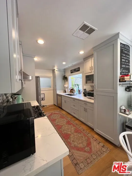 22477 Liberty Bell Road Calabasas, CA 91302