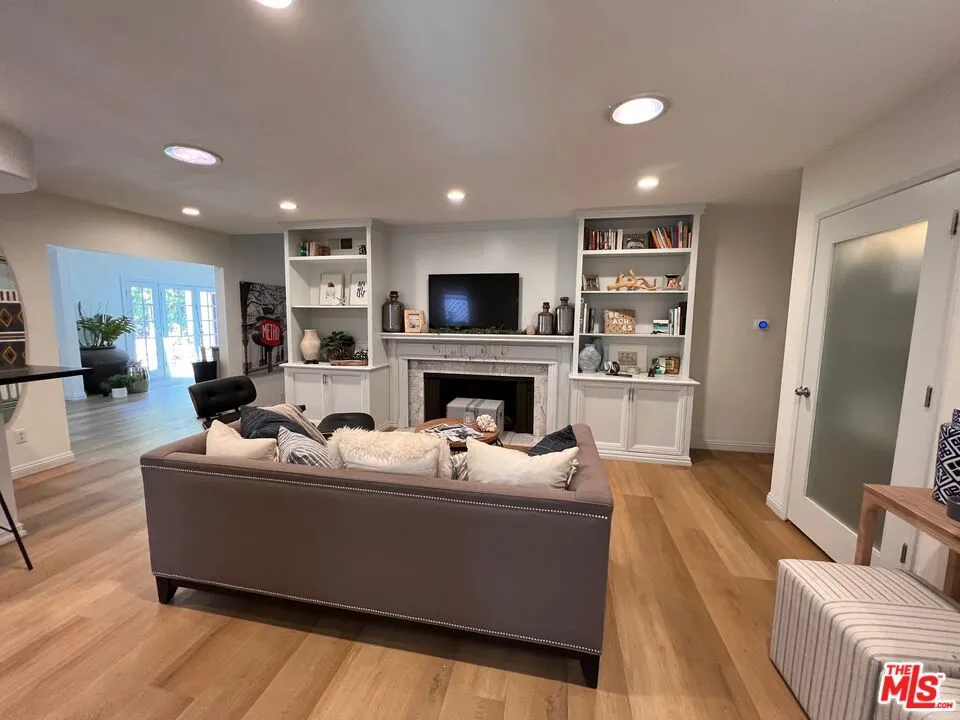 22477 Liberty Bell Road Calabasas, CA 91302