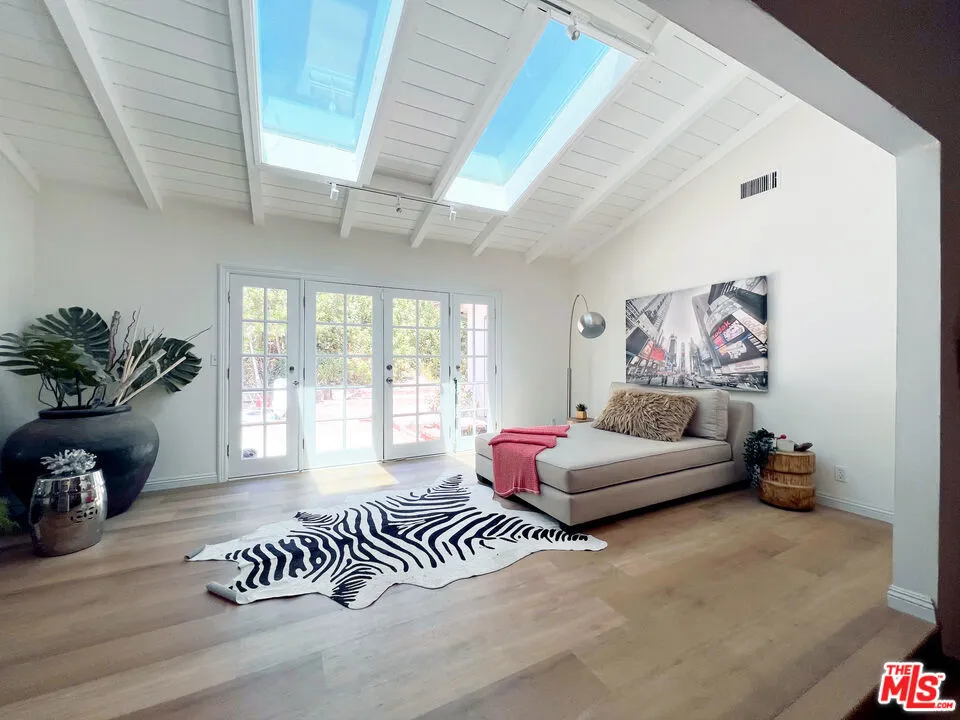 22477 Liberty Bell Road Calabasas, CA 91302