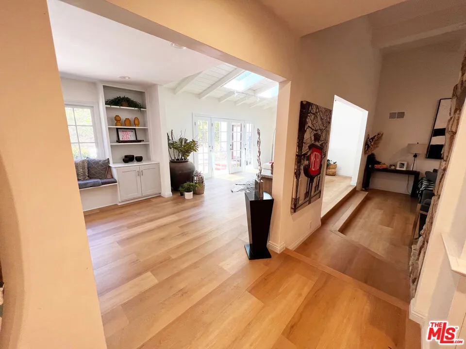 22477 Liberty Bell Road Calabasas, CA 91302