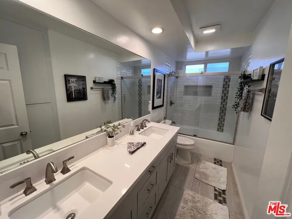 22477 Liberty Bell Road Calabasas, CA 91302