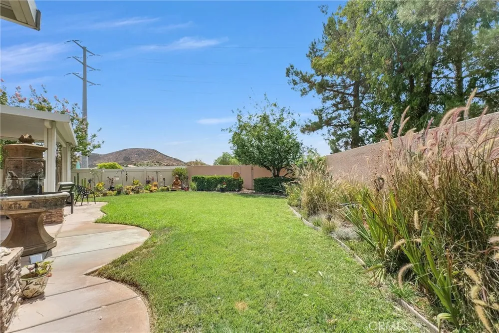 1523 Paradise Island Banning, CA 92220