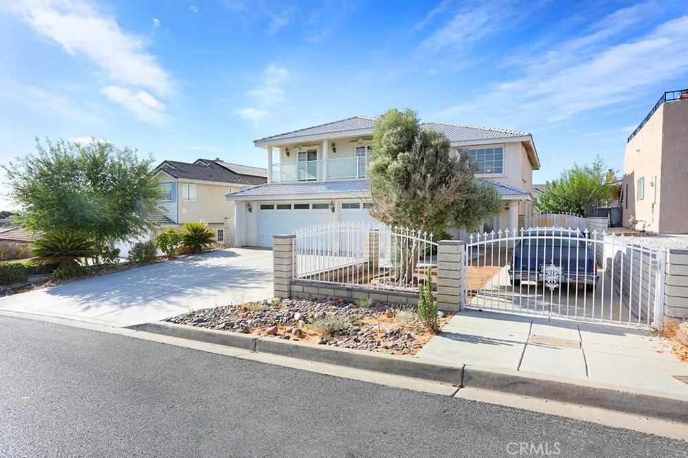 17715 Vista Point Victorville, CA 92395