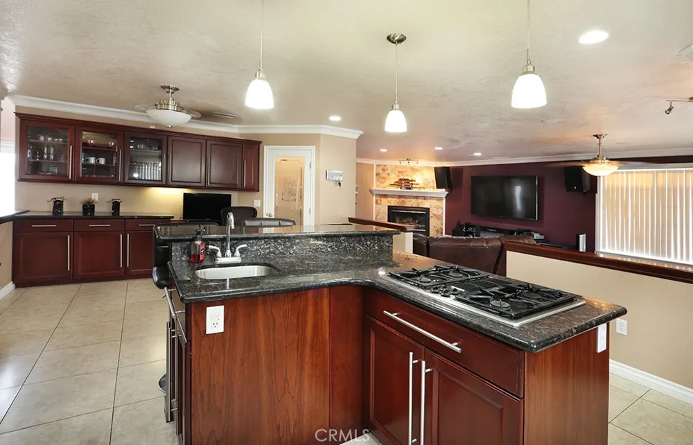 17715 Vista Point Victorville, CA 92395