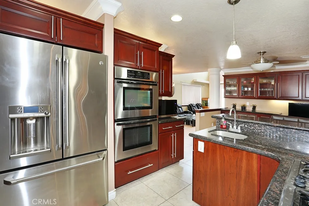 17715 Vista Point Victorville, CA 92395