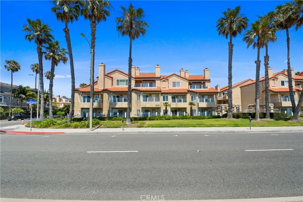 2000 Pacific Coast HWY APT 308 Huntington Beach, CA 92648