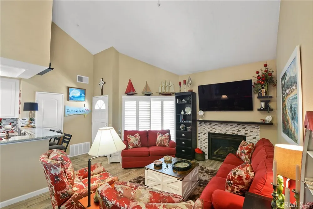 2000 Pacific Coast HWY APT 308 Huntington Beach, CA 92648
