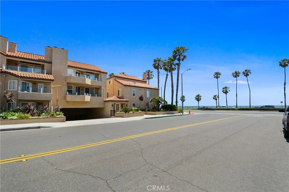 2000 Pacific Coast HWY APT 308 Huntington Beach, CA 92648