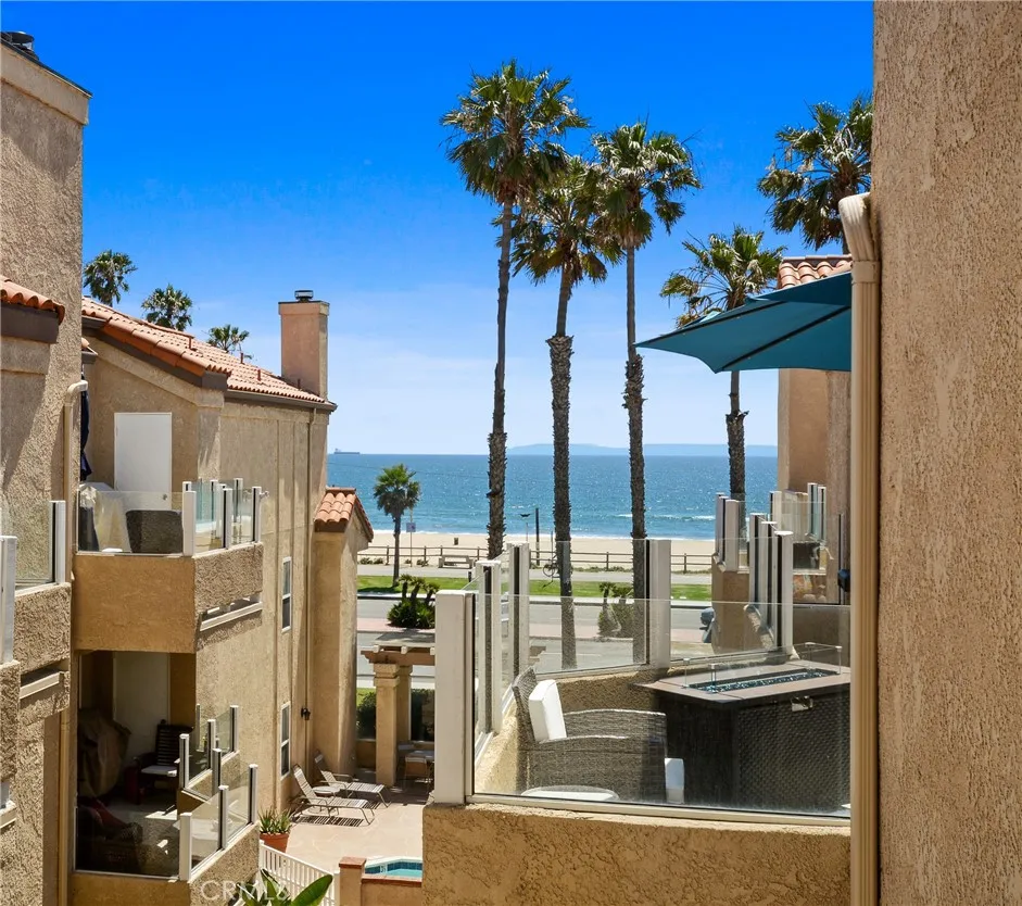 2000 Pacific Coast HWY APT 308 Huntington Beach, CA 92648