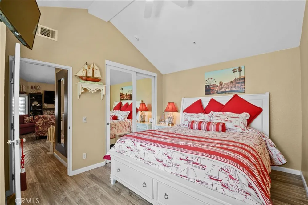 2000 Pacific Coast HWY APT 308 Huntington Beach, CA 92648