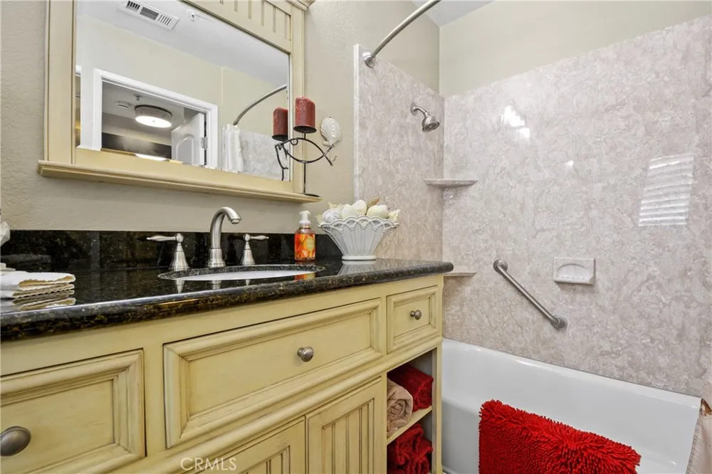 2000 Pacific Coast HWY APT 308 Huntington Beach, CA 92648