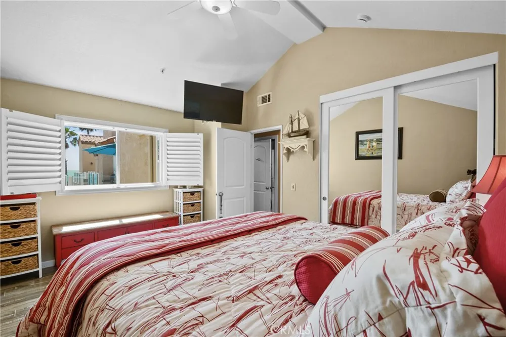 2000 Pacific Coast HWY APT 308 Huntington Beach, CA 92648