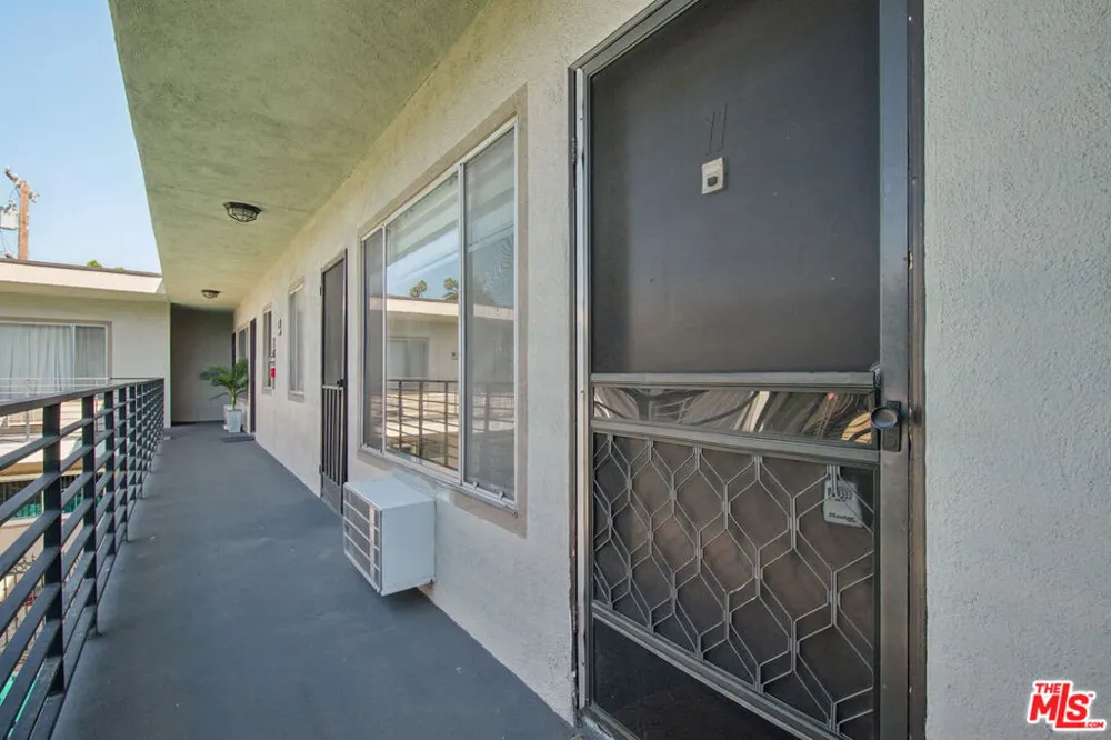 1220 Ogden Drive #11 West Hollywood, CA 90046