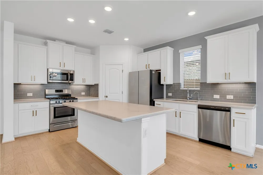 2050 Egret Avenue New Braunfels, TX 78132