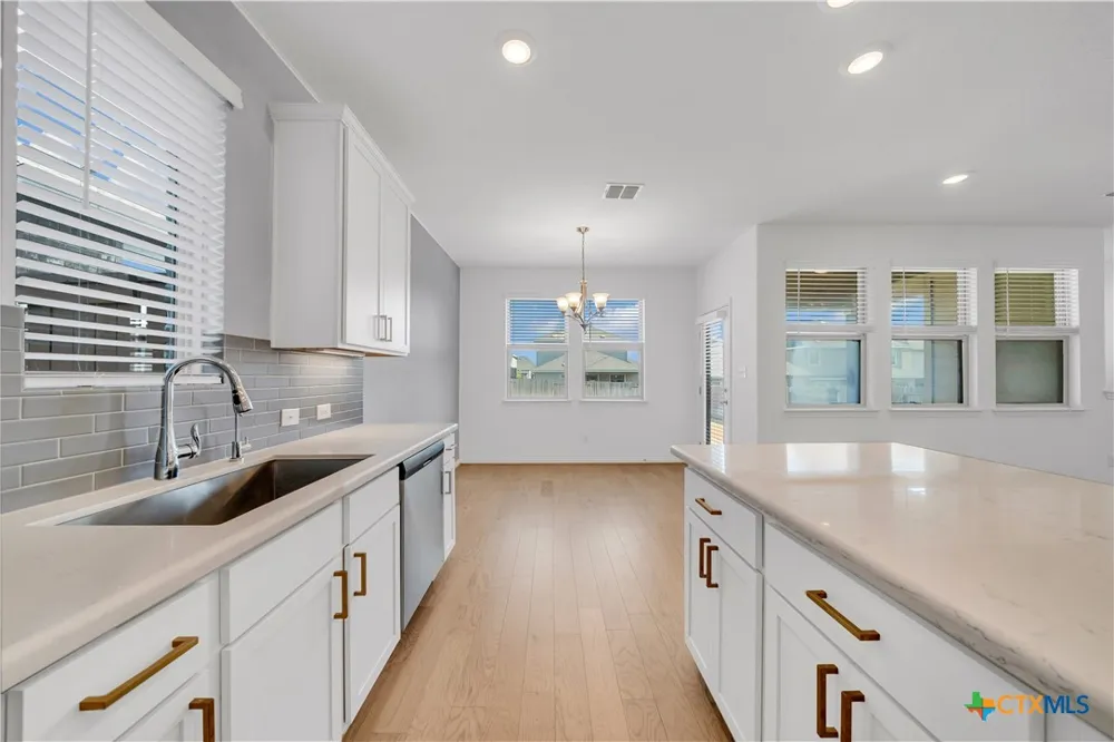 2050 Egret Avenue New Braunfels, TX 78132