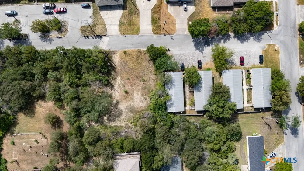 1104 Advance Street San Marcos, TX 78666