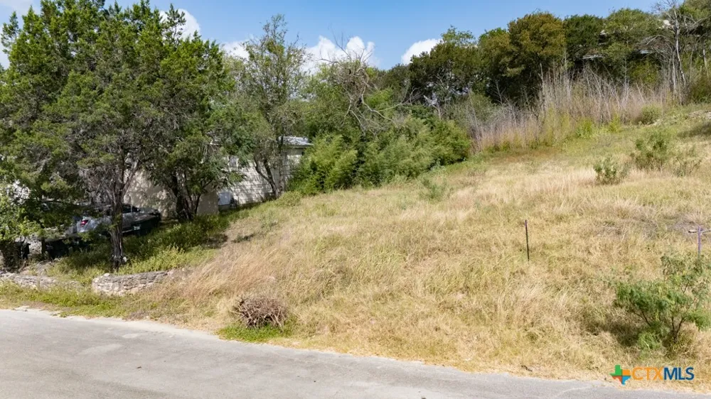 1104 Advance Street San Marcos, TX 78666