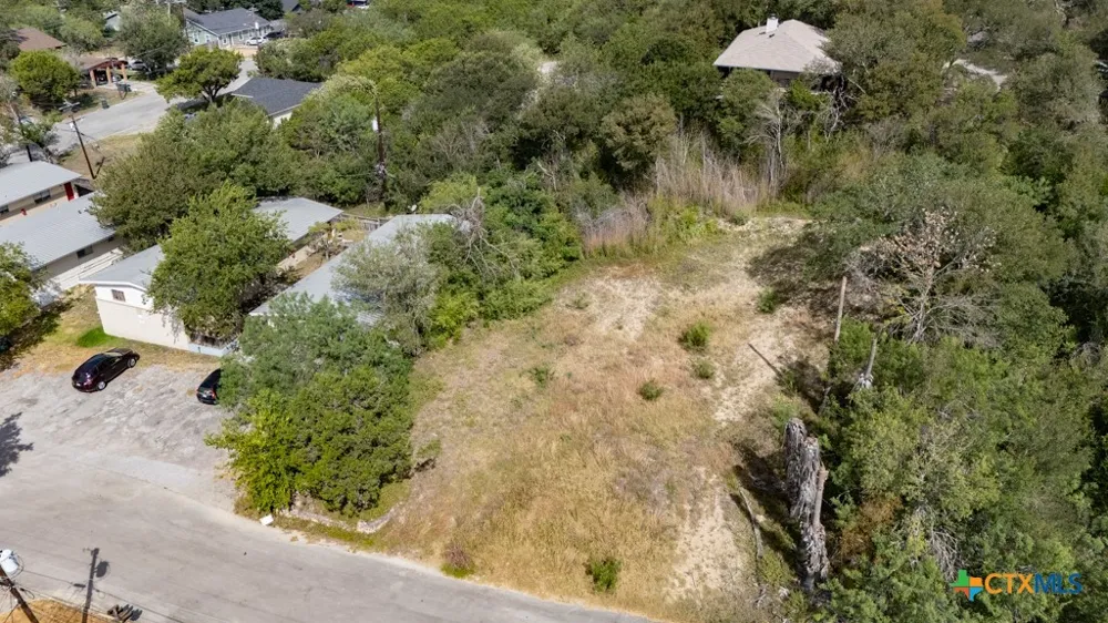 1104 Advance Street San Marcos, TX 78666