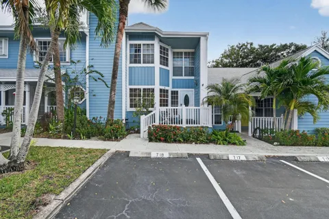 717 Ocean Dunes Circle