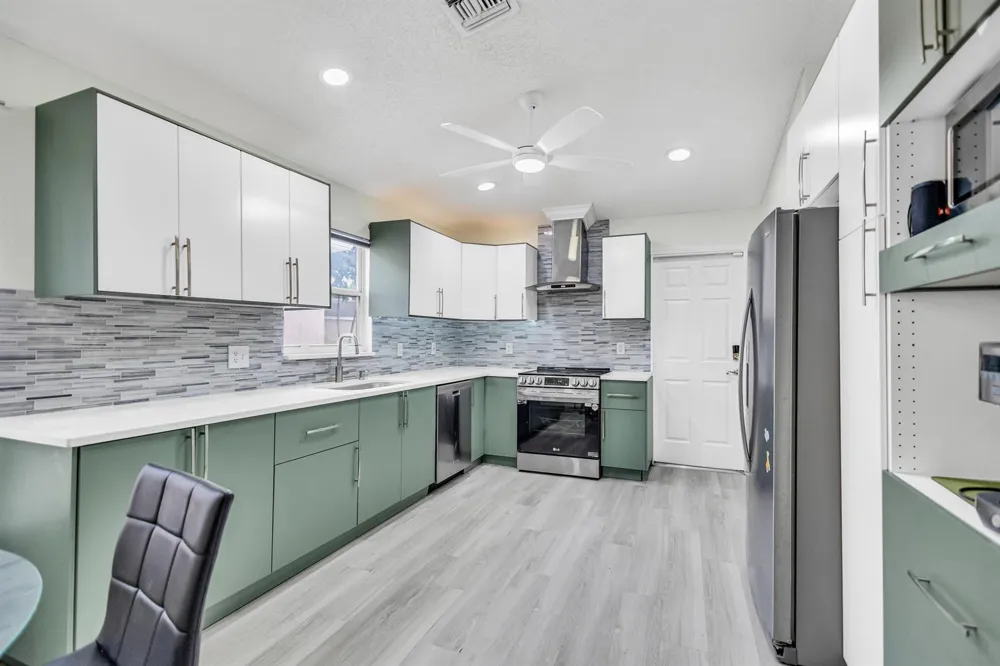 1066 Island Manor Drive 