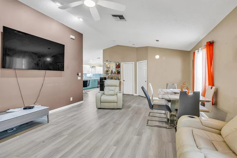 1066 Island Manor Drive 