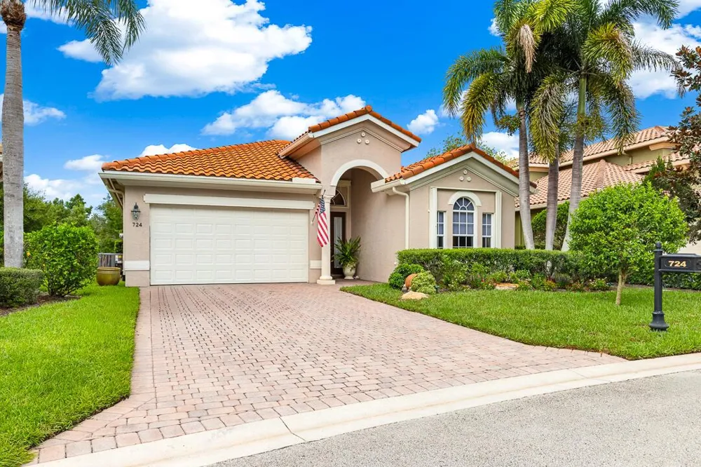 724 SW PEBBLE LANE Palm City, FL 34990