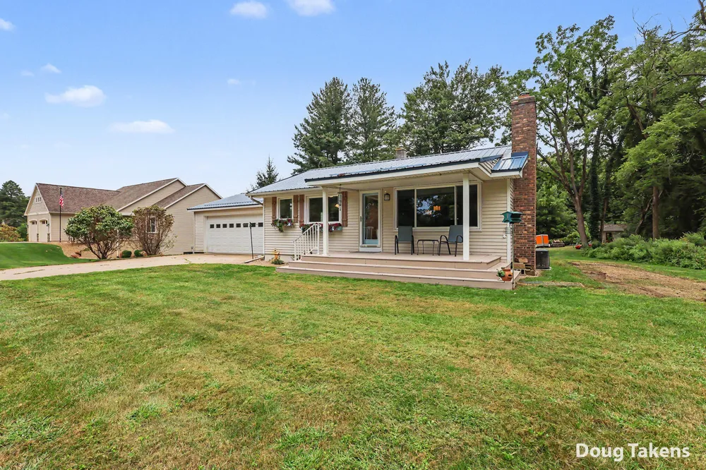 538 108th Street Leighton Township, MI 49316