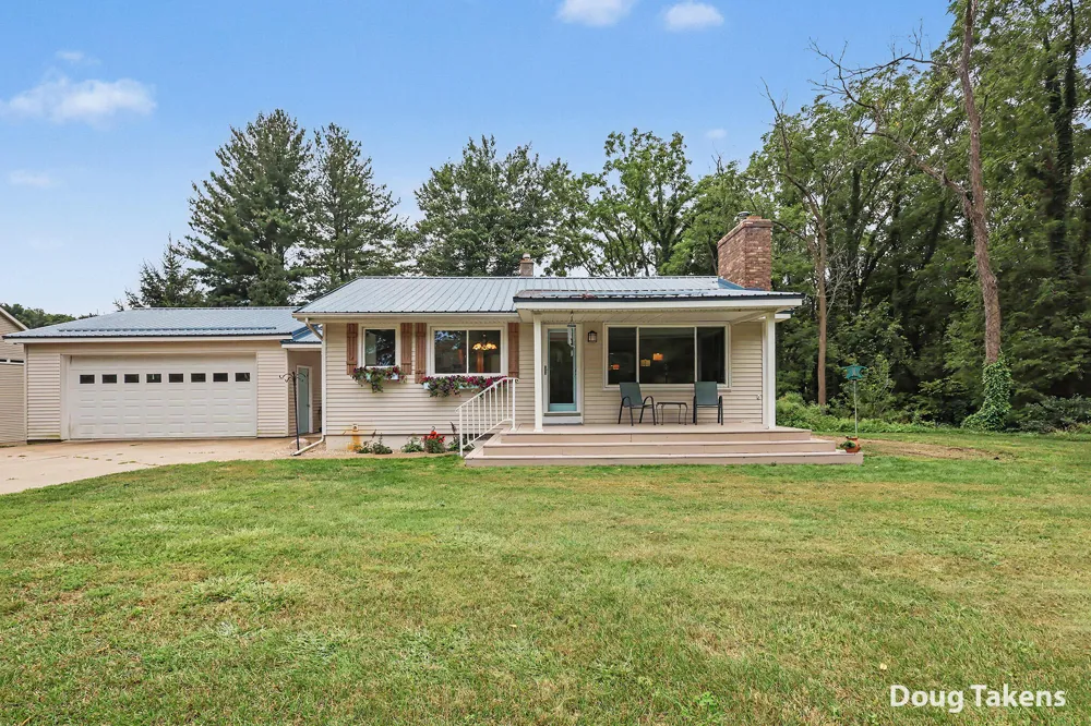 538 108th Street Leighton Township, MI 49316