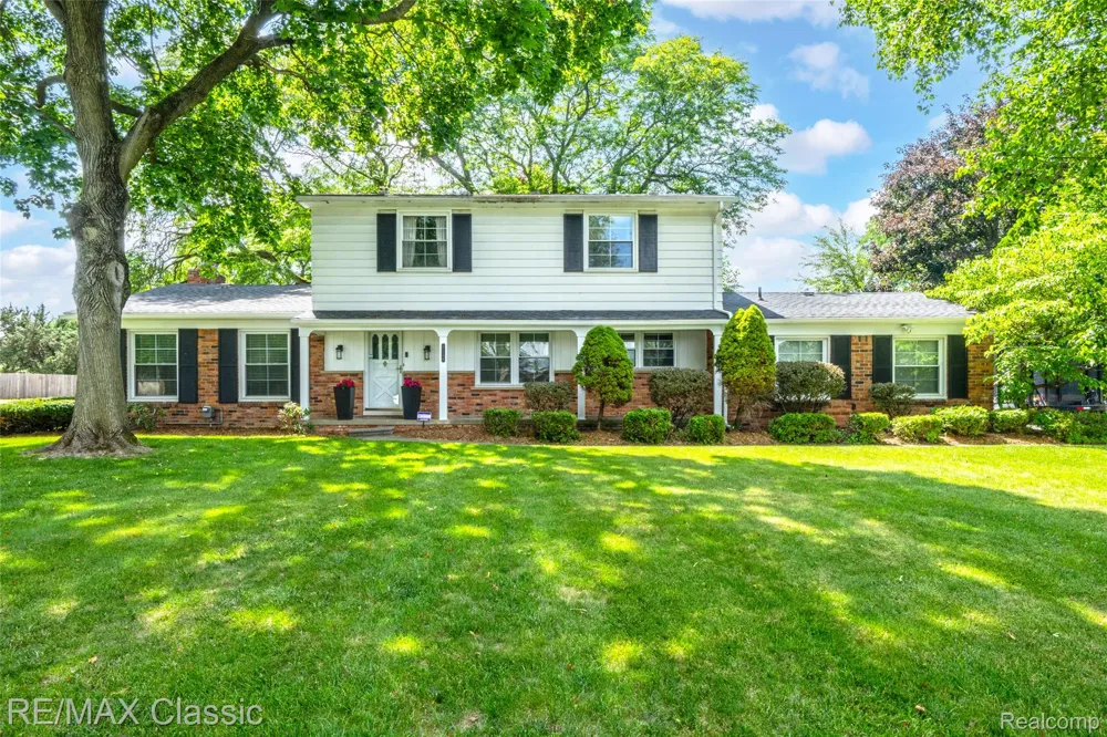 6638 Woodbank Drive Bloomfield Hills City, MI 48301