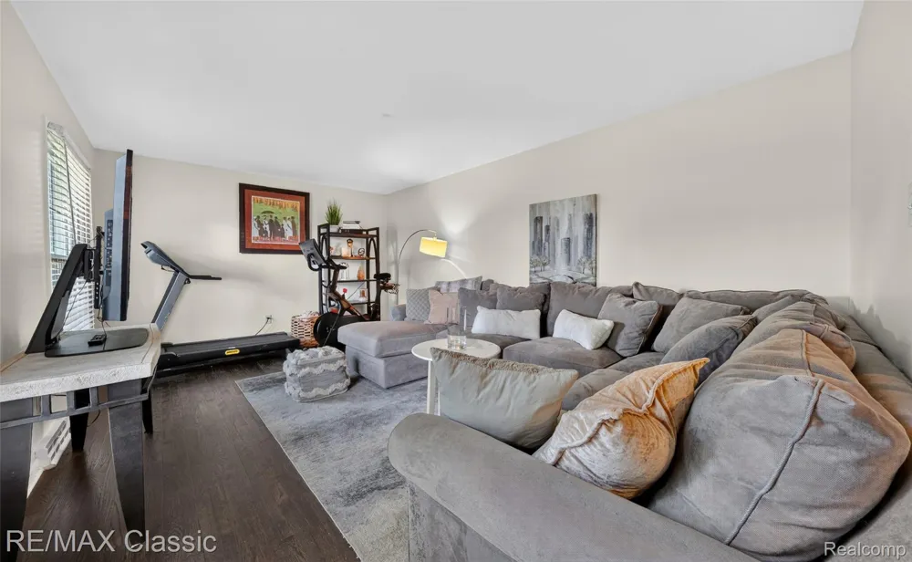 6638 Woodbank Drive Bloomfield Hills City, MI 48301