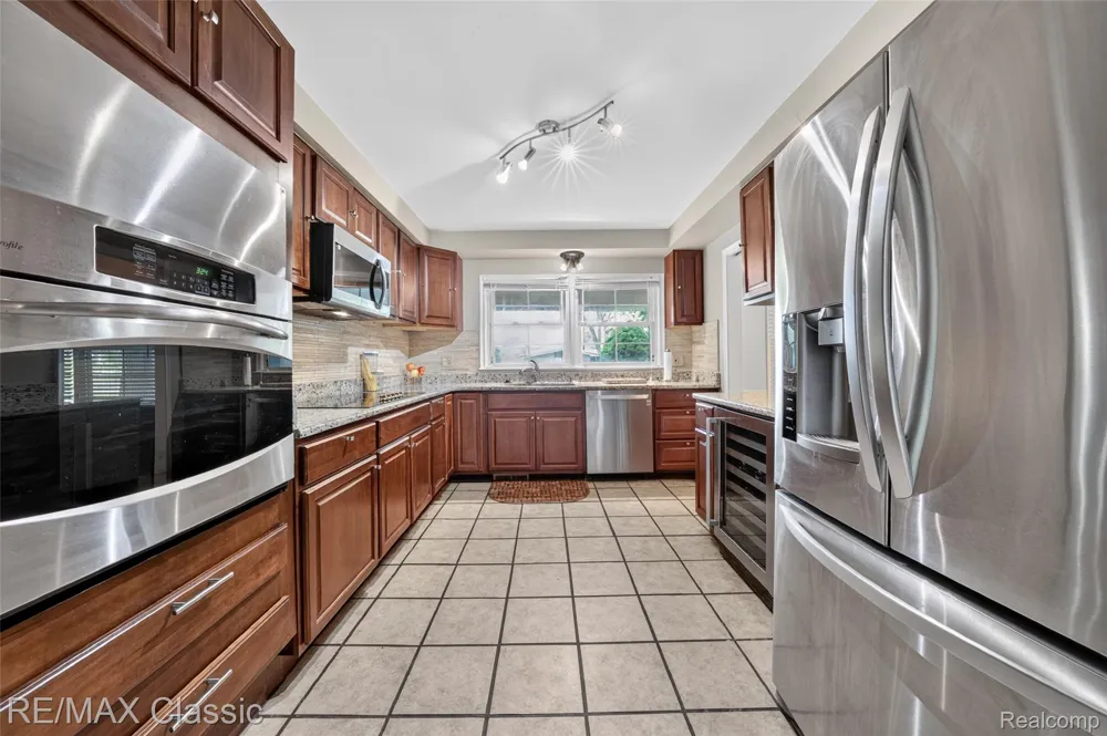 6638 Woodbank Drive Bloomfield Hills City, MI 48301