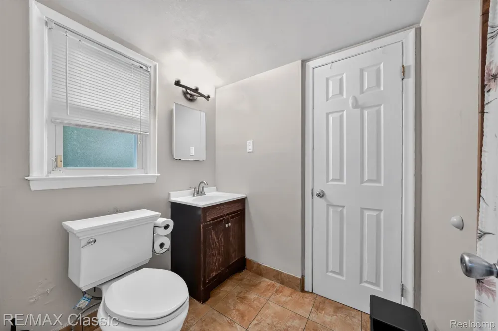 6638 Woodbank Drive Bloomfield Hills City, MI 48301
