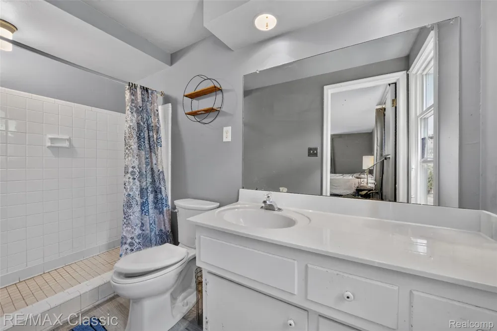6638 Woodbank Drive Bloomfield Hills City, MI 48301
