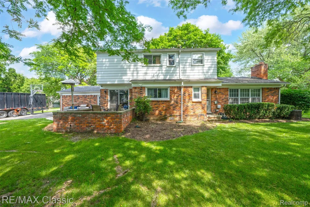 6638 Woodbank Drive Bloomfield Hills City, MI 48301
