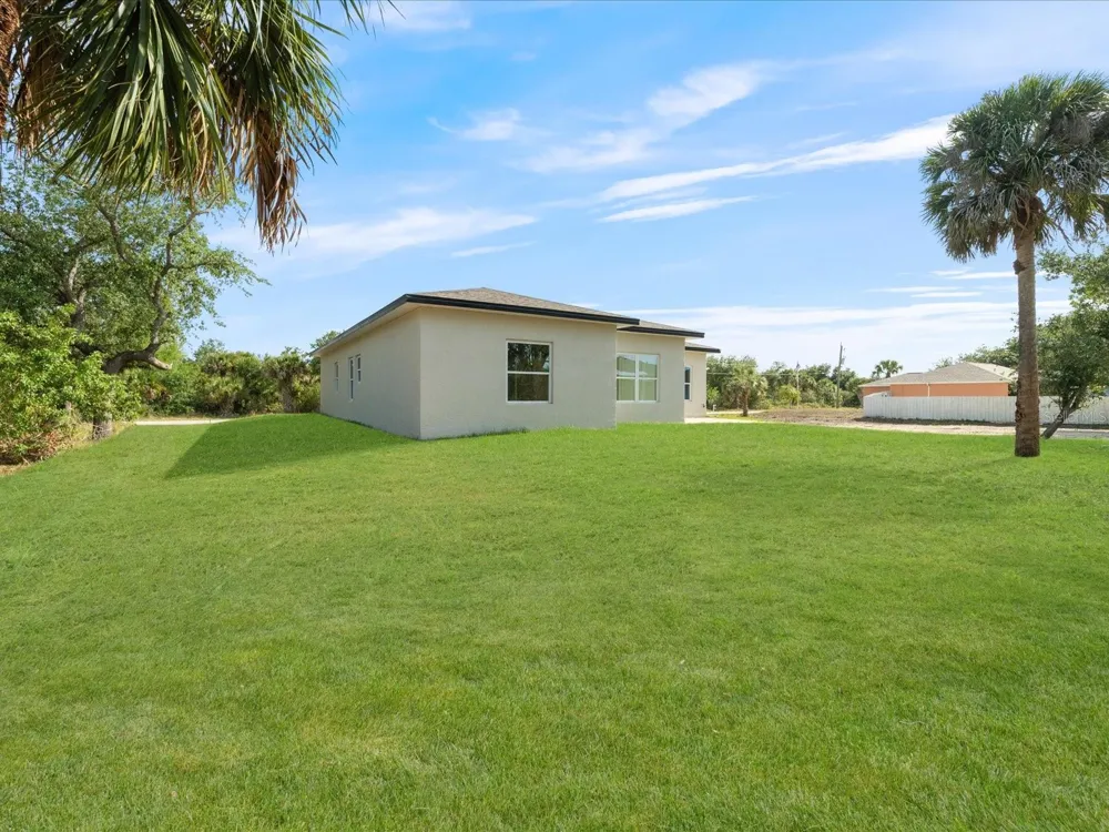 19092 WOODBINE AVENUE Port Charlotte, FL 33954