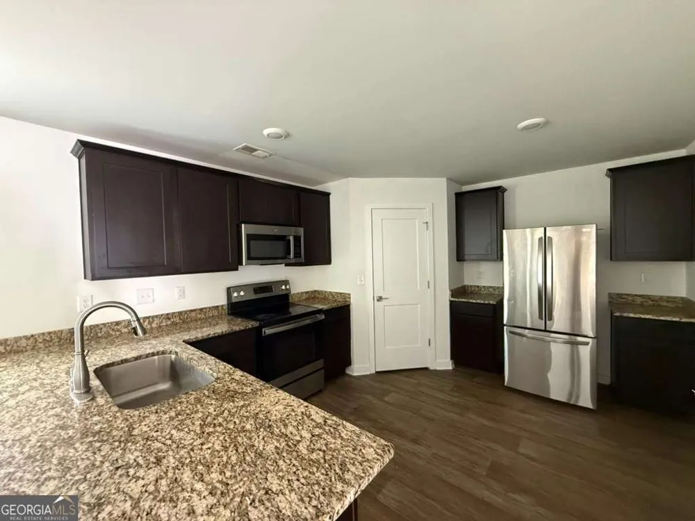 1104 Laflor WAY McDonough, GA 30253