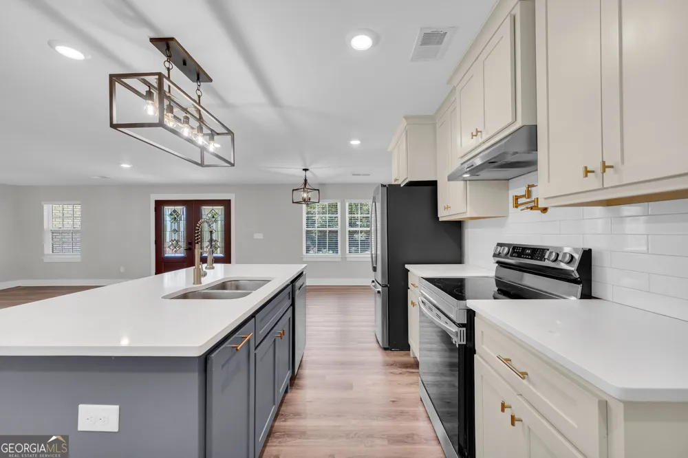263 Pressley RD Eastanollee, GA 30538