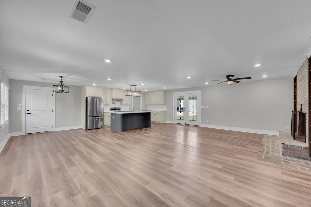 263 Pressley RD Eastanollee, GA 30538
