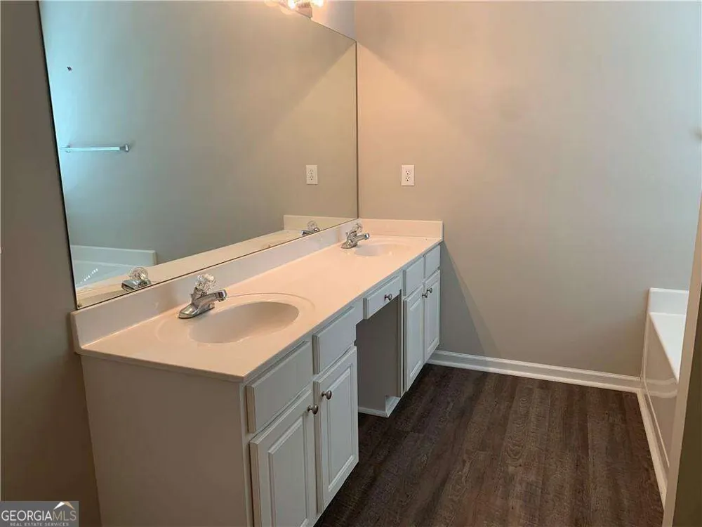 1930 charleston oak CIR Lawrenceville, GA 30043