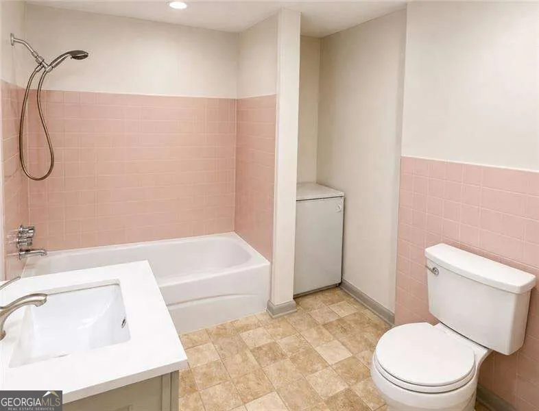 381 Chicopee DR NE Marietta, GA 30060