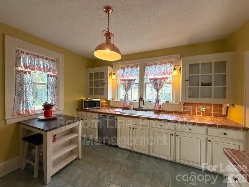 613 S York Street Gastonia, NC 28052