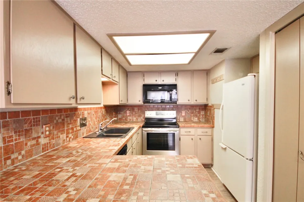 8418 Fathom Circle #201 Austin, TX 78750